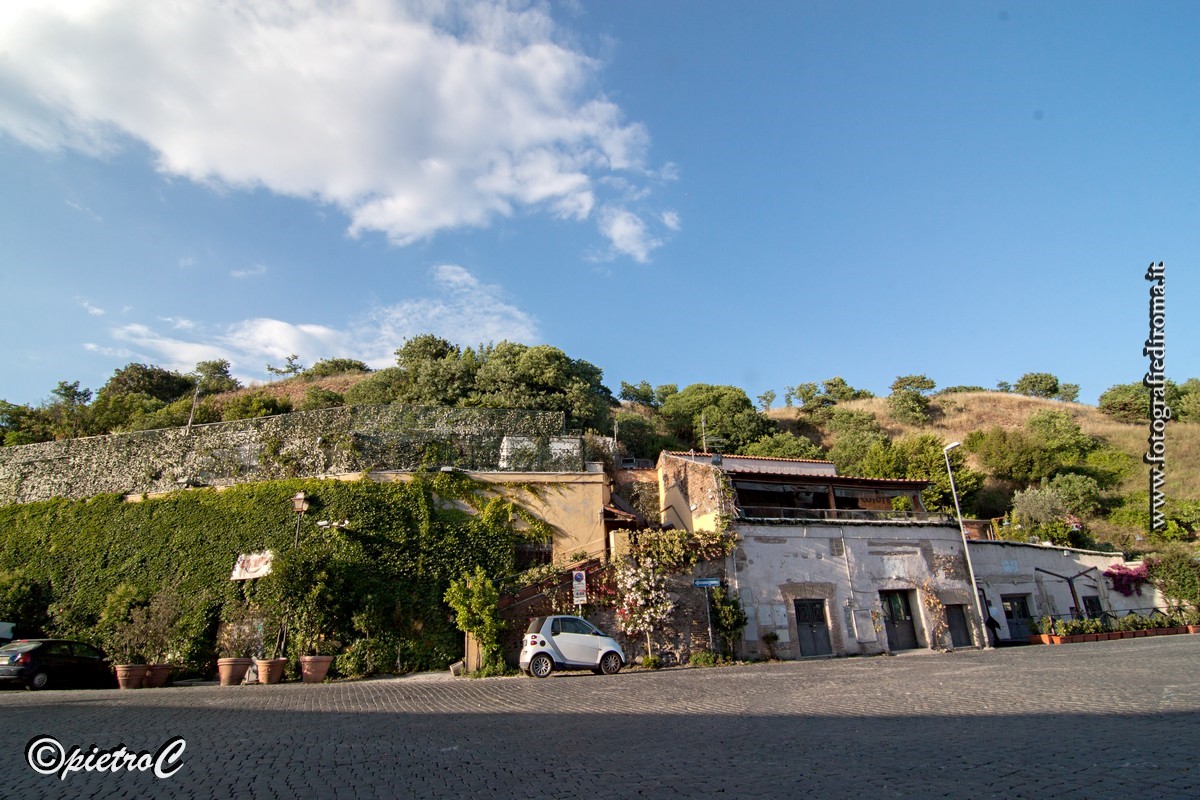 collina dei cocci, testaccio, anfore